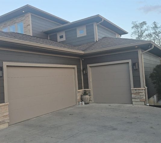 freshly painted Emerald Rain Fresh Exterior Acrylic Paint for homeowner house
