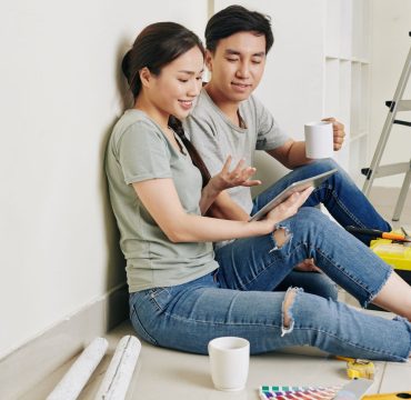 couple searches for tips on what to look for when hiring a painter for an upcoming project